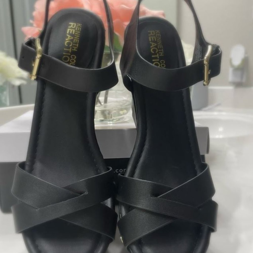 Soft Black Kenneth Cole Reaction Wedges Women's Size 7.5